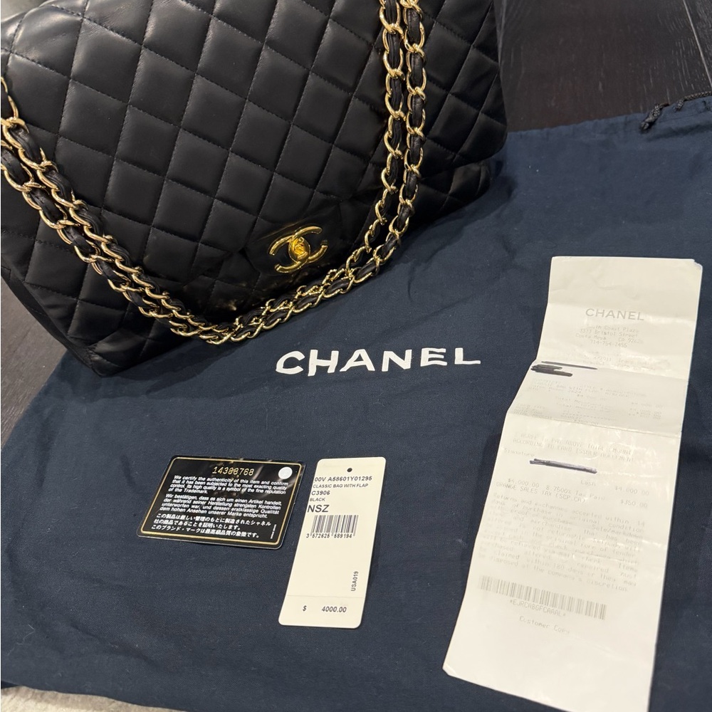 Chanel Black Quilted Shoulder Bag with Gold Chain